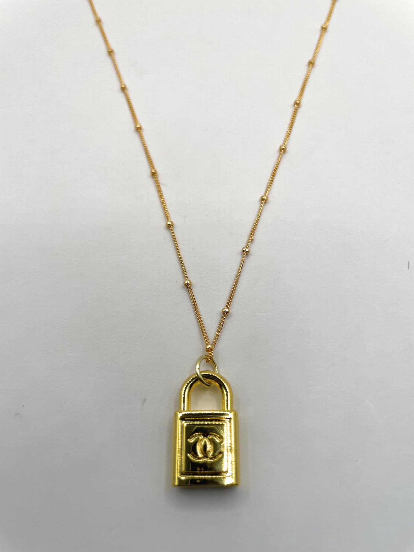 CHANEL CC PADLOCK PENDANT VINTAGE SATELLITE CHAIN NECKLACE