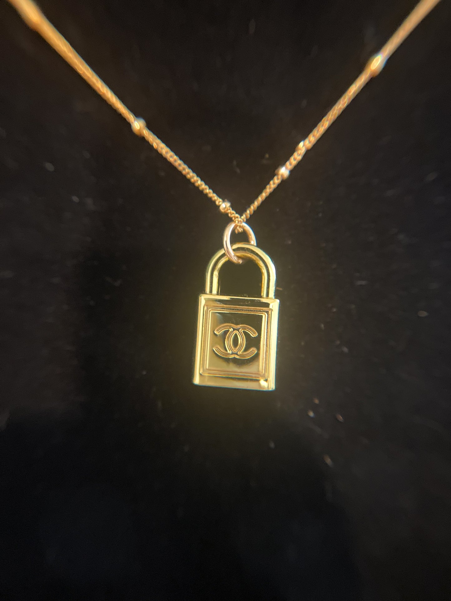 CHANEL CC PADLOCK PENDANT VINTAGE SATELLITE CHAIN NECKLACE