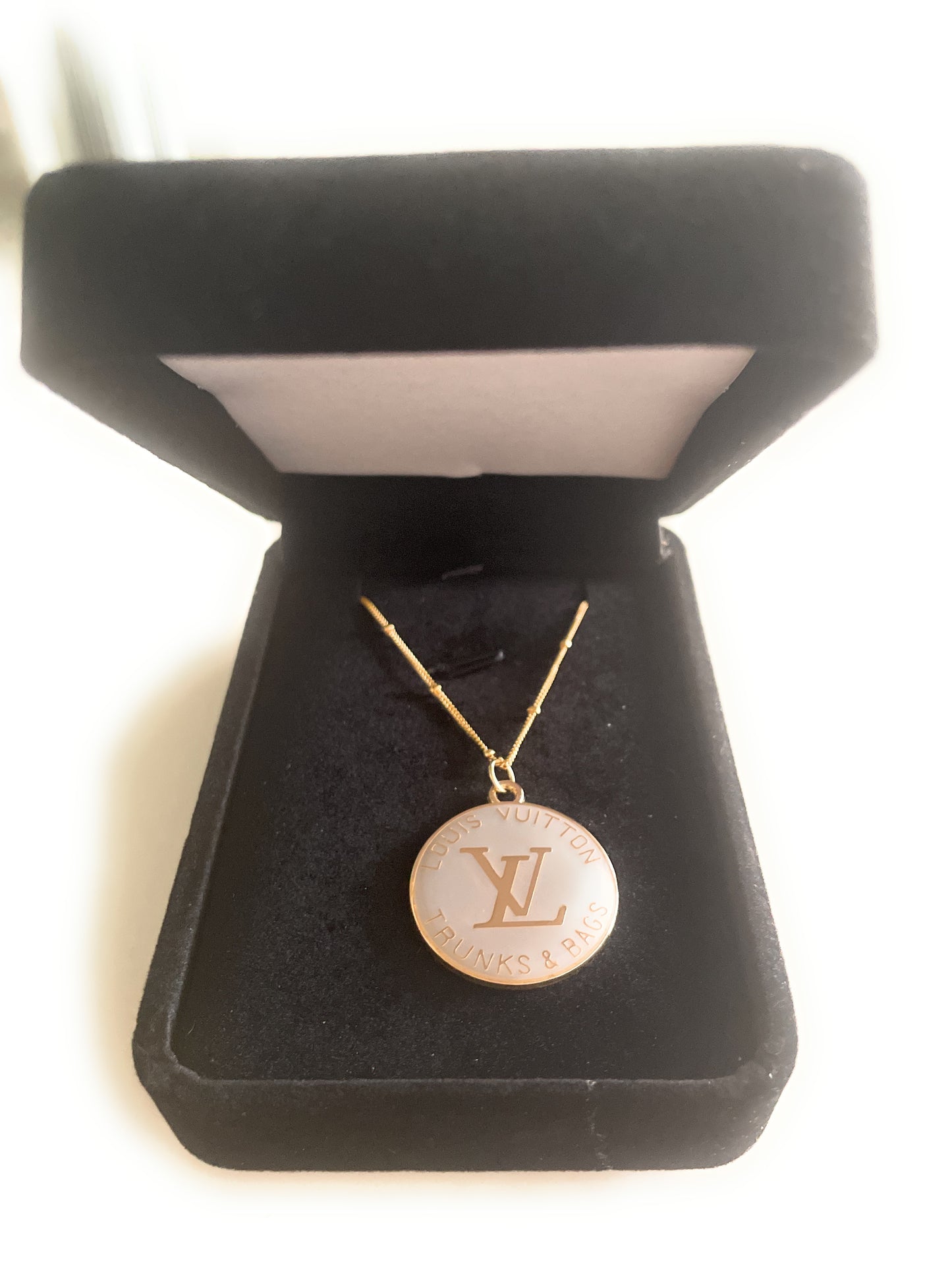 AUTHENTIC LOUIS VUITTON GRAY AND GOLD ZIPPER PULL BUTTON NECKLACE