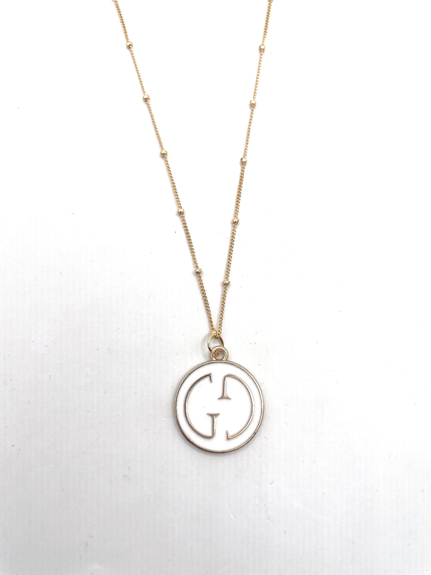 VINTAGE GUCCI WHITE AND GOLD BUTTON NECKLACE